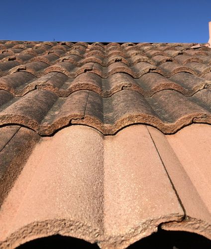 Nettoyage et Démoussage de toiture à Saint-Paul-de-Vence (06570) dans les Alpes-Maritimes